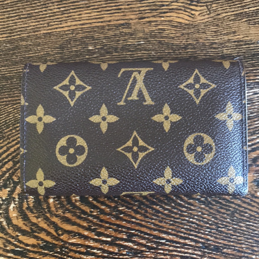 Vintage Louis Vuitton Tresor wallet - Picture 3 of 10